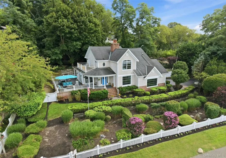 47 Shore Road, Brookhaven, NY, 6 Bedrooms Bedrooms, 12 Rooms Rooms,3 BathroomsBathrooms,Residential,For Rent,Shore,0,1045318 47 Shore Road, Brookhaven, NY, 6 Bedrooms Bedrooms, 12 Rooms Rooms,3 BathroomsBathrooms,Residential,For Rent,Shore,0,1045318