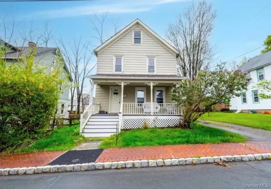 20 Van Buren Street, Warwick (town), NY, 3 Bedrooms Bedrooms, 6 Rooms Rooms,2 BathroomsBathrooms,Residential Lease,For Rent,Van Buren,0,1046471 20 Van Buren Street, Warwick (town), NY, 3 Bedrooms Bedrooms, 6 Rooms Rooms,2 BathroomsBathrooms,Residential Lease,For Rent,Van Buren,0,1046471