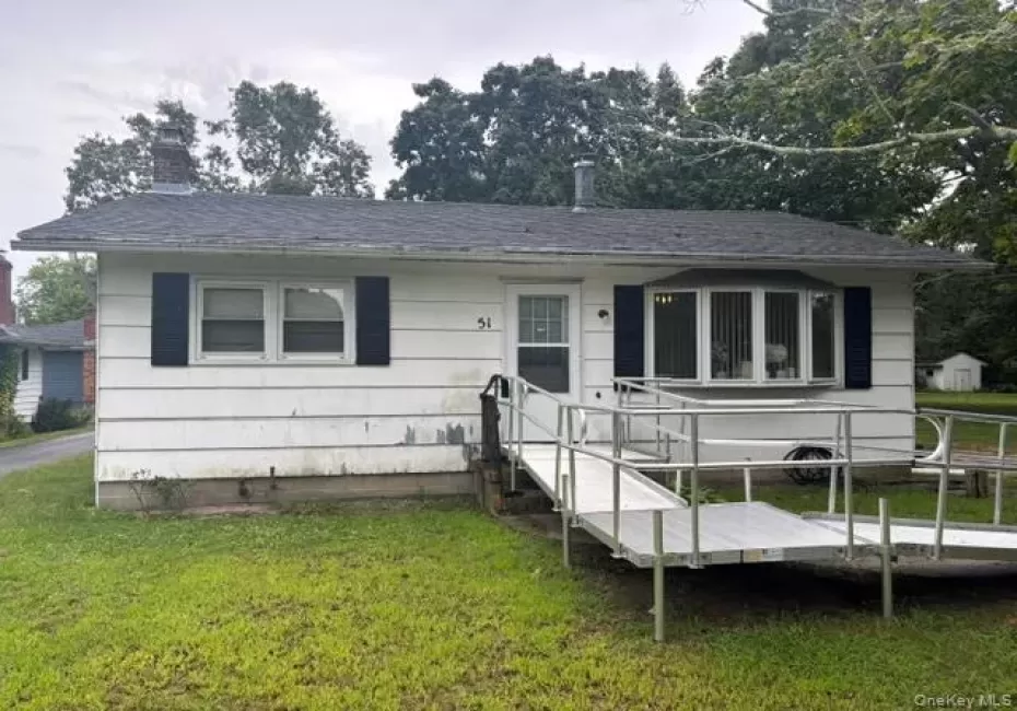 51 Hinda Boulevard, Riverhead, NY, 3 Bedrooms Bedrooms, 5 Rooms Rooms,1 BathroomBathrooms,Residential,For Rent,Hinda,0,1046534 51 Hinda Boulevard, Riverhead, NY, 3 Bedrooms Bedrooms, 5 Rooms Rooms,1 BathroomBathrooms,Residential,For Rent,Hinda,0,1046534