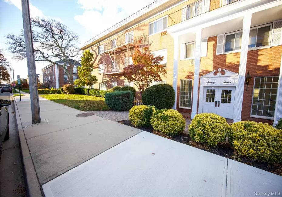 77 Lenox Road, Hempstead, NY, 1 Bedroom Bedrooms, 4 Rooms Rooms,1 BathroomBathrooms,Residential Lease,For Rent,Lenox,0,1046452 77 Lenox Road, Hempstead, NY, 1 Bedroom Bedrooms, 4 Rooms Rooms,1 BathroomBathrooms,Residential Lease,For Rent,Lenox,0,1046452