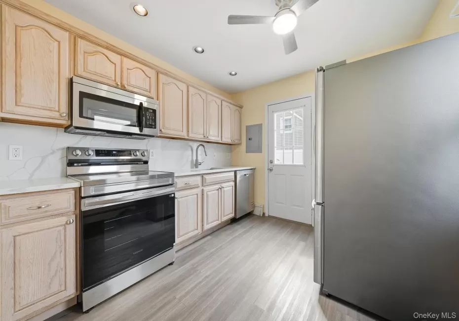 20 Needle Lane, Hempstead, NY, 4 Bedrooms Bedrooms, 9 Rooms Rooms,2 BathroomsBathrooms,Residential Lease,For Rent,Needle,0,1046575 20 Needle Lane, Hempstead, NY, 4 Bedrooms Bedrooms, 9 Rooms Rooms,2 BathroomsBathrooms,Residential Lease,For Rent,Needle,0,1046575