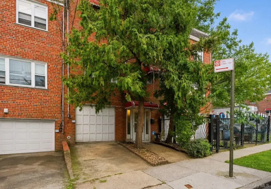 902 232nd Street, New York, NY, 5 Bedrooms Bedrooms, 9 Rooms Rooms,2 BathroomsBathrooms,Residential,For Rent,232nd,0,1046594 902 232nd Street, New York, NY, 5 Bedrooms Bedrooms, 9 Rooms Rooms,2 BathroomsBathrooms,Residential,For Rent,232nd,0,1046594