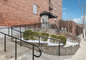1 Bronxville Road, Yonkers, NY, 1 Bedroom Bedrooms, 3 Rooms Rooms,1 BathroomBathrooms,Residential,For Rent,Bronxville,0,1046669 1 Bronxville Road, Yonkers, NY, 1 Bedroom Bedrooms, 3 Rooms Rooms,1 BathroomBathrooms,Residential,For Rent,Bronxville,0,1046669