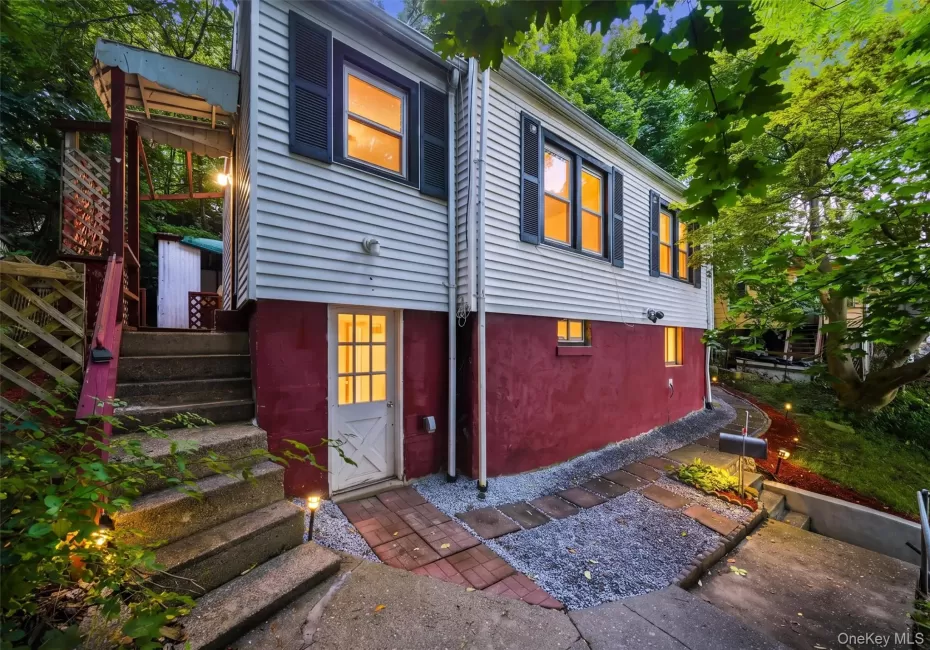 669 Division Street, Peekskill, NY, 2 Bedrooms Bedrooms, 5 Rooms Rooms,1 BathroomBathrooms,Residential,For Rent,Division,0,1043234 669 Division Street, Peekskill, NY, 2 Bedrooms Bedrooms, 5 Rooms Rooms,1 BathroomBathrooms,Residential,For Rent,Division,0,1043234