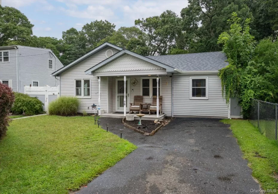 75 Westminster Drive, Brookhaven, NY, 3 Bedrooms Bedrooms, 7 Rooms Rooms,1 BathroomBathrooms,Residential,For Rent,Westminster,0,1046585 75 Westminster Drive, Brookhaven, NY, 3 Bedrooms Bedrooms, 7 Rooms Rooms,1 BathroomBathrooms,Residential,For Rent,Westminster,0,1046585