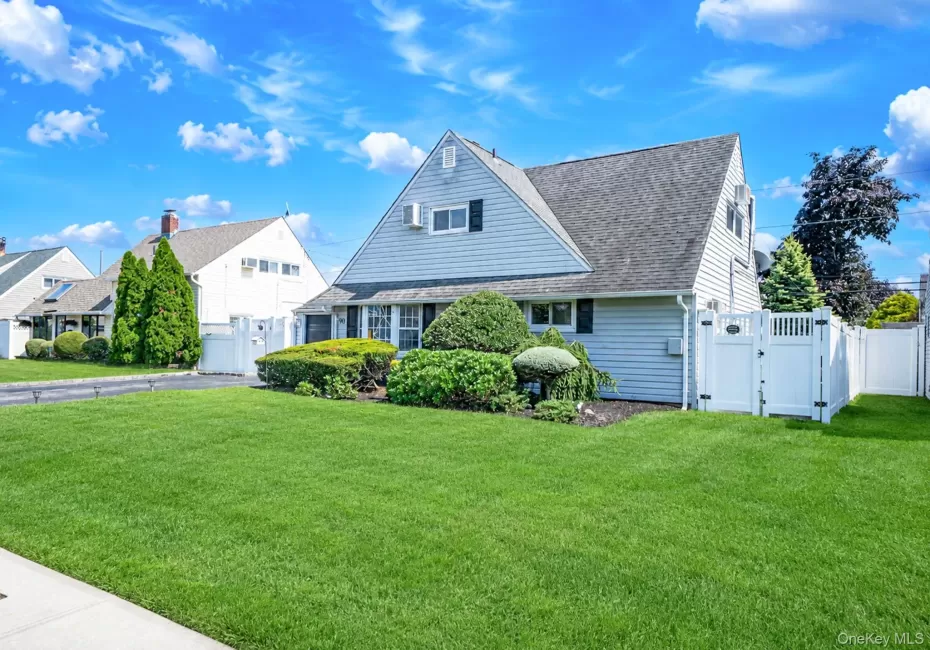 90 TWIN Lane, Hempstead, NY, 4 Bedrooms Bedrooms, 10 Rooms Rooms,2 BathroomsBathrooms,Residential,For Rent,TWIN,0,1046711 90 TWIN Lane, Hempstead, NY, 4 Bedrooms Bedrooms, 10 Rooms Rooms,2 BathroomsBathrooms,Residential,For Rent,TWIN,0,1046711