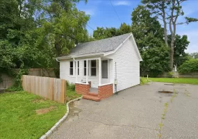455 Moriches Road, Smithtown, NY, 2 Bedrooms Bedrooms, 4 Rooms Rooms,1 BathroomBathrooms,Residential Lease,For Rent,Moriches,0,1046717 455 Moriches Road, Smithtown, NY, 2 Bedrooms Bedrooms, 4 Rooms Rooms,1 BathroomBathrooms,Residential Lease,For Rent,Moriches,0,1046717