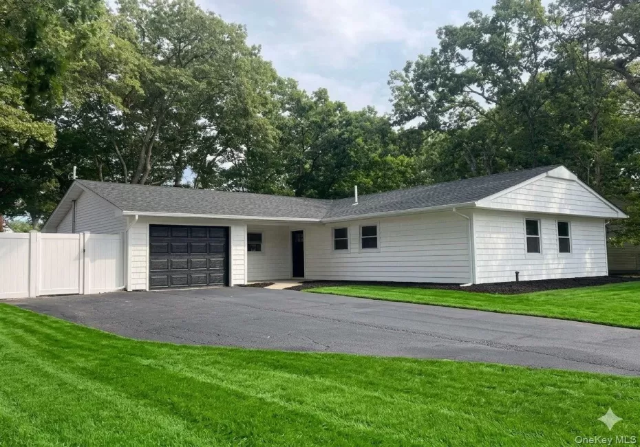 35 Winside Lane, Brookhaven, NY, 3 Bedrooms Bedrooms, 9 Rooms Rooms,2 BathroomsBathrooms,Residential,For Rent,Winside,0,1046748 35 Winside Lane, Brookhaven, NY, 3 Bedrooms Bedrooms, 9 Rooms Rooms,2 BathroomsBathrooms,Residential,For Rent,Winside,0,1046748