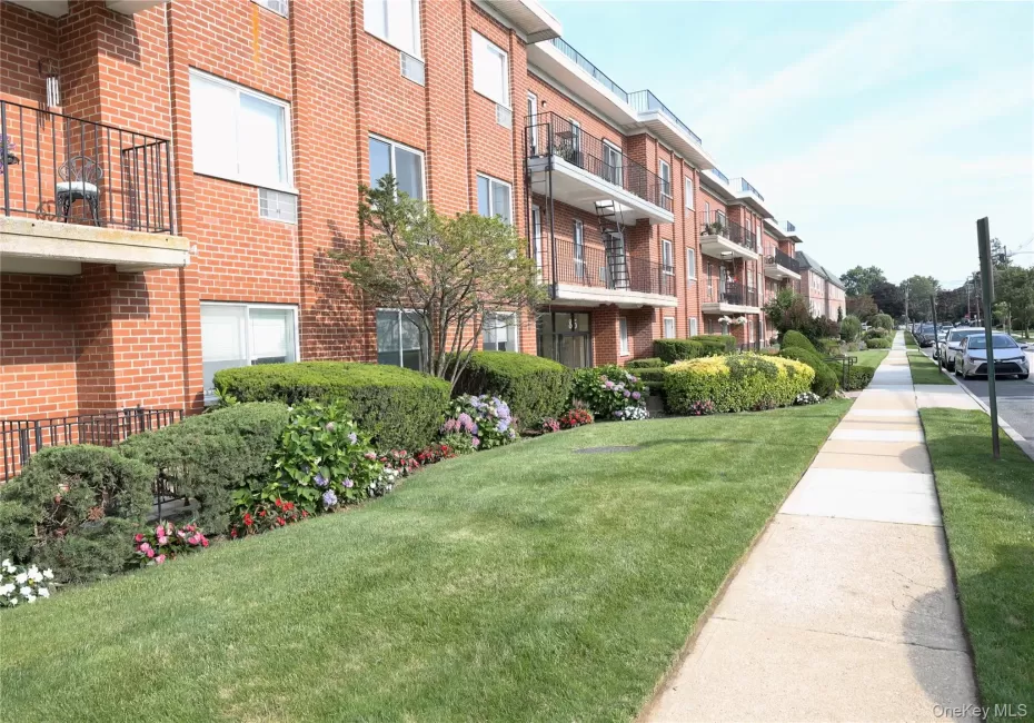 85 S CENTRE AVE, Hempstead, NY, 1 Bedroom Bedrooms, 3 Rooms Rooms,1 BathroomBathrooms,Residential Lease,For Rent,S CENTRE AVE,0,1046809 85 S CENTRE AVE, Hempstead, NY, 1 Bedroom Bedrooms, 3 Rooms Rooms,1 BathroomBathrooms,Residential Lease,For Rent,S CENTRE AVE,0,1046809