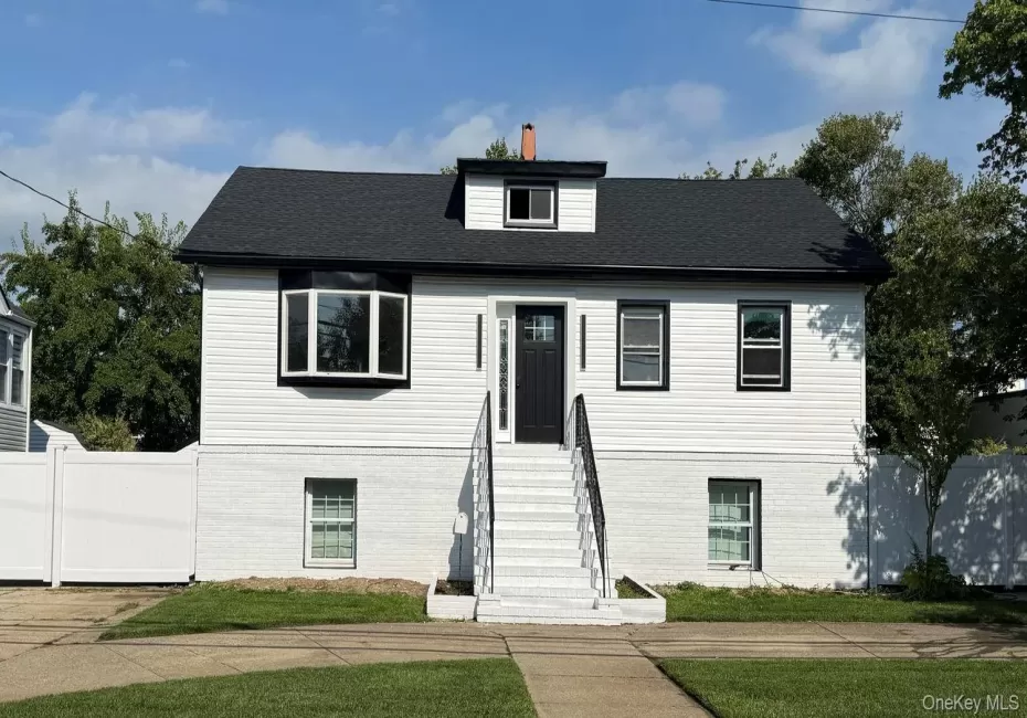 605 Ocean Avenue, Hempstead, NY, 4 Bedrooms Bedrooms, 8 Rooms Rooms,2 BathroomsBathrooms,Residential,For Rent,Ocean,0,1046877 605 Ocean Avenue, Hempstead, NY, 4 Bedrooms Bedrooms, 8 Rooms Rooms,2 BathroomsBathrooms,Residential,For Rent,Ocean,0,1046877