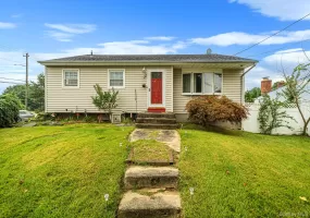 407 Main Street, Babylon, NY, 3 Bedrooms Bedrooms, 6 Rooms Rooms,2 BathroomsBathrooms,Residential,For Rent,Main,0,1046479 407 Main Street, Babylon, NY, 3 Bedrooms Bedrooms, 6 Rooms Rooms,2 BathroomsBathrooms,Residential,For Rent,Main,0,1046479