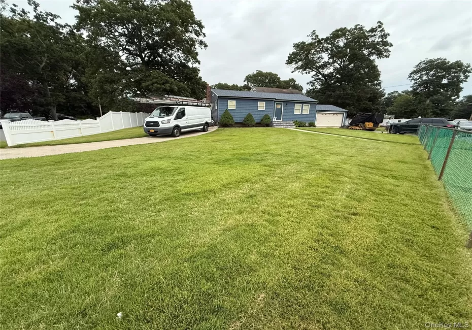 16 Lake Place, Babylon, NY, 3 Bedrooms Bedrooms, 6 Rooms Rooms,1 BathroomBathrooms,Residential,For Rent,Lake,0,1045901 16 Lake Place, Babylon, NY, 3 Bedrooms Bedrooms, 6 Rooms Rooms,1 BathroomBathrooms,Residential,For Rent,Lake,0,1045901