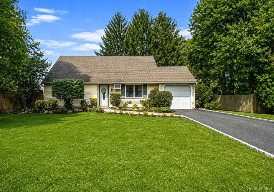 4 Highview Lane, Brookhaven, NY, 3 Bedrooms Bedrooms, 6 Rooms Rooms,2 BathroomsBathrooms,Residential,For Rent,Highview,0,1044997 4 Highview Lane, Brookhaven, NY, 3 Bedrooms Bedrooms, 6 Rooms Rooms,2 BathroomsBathrooms,Residential,For Rent,Highview,0,1044997