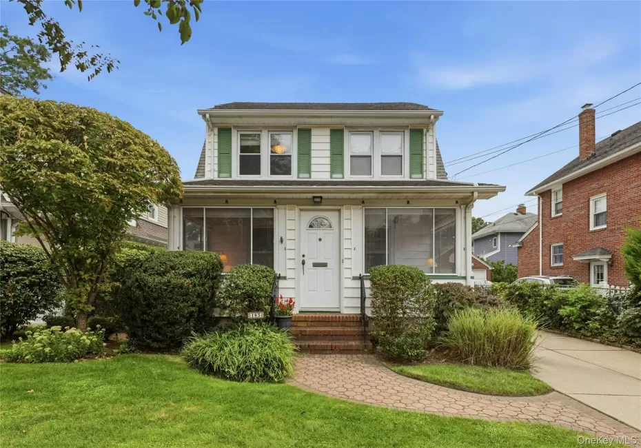 185 Crocus Avenue, Hempstead, NY, 3 Bedrooms Bedrooms, 8 Rooms Rooms,2 BathroomsBathrooms,Residential,For Rent,Crocus,0,1046596 185 Crocus Avenue, Hempstead, NY, 3 Bedrooms Bedrooms, 8 Rooms Rooms,2 BathroomsBathrooms,Residential,For Rent,Crocus,0,1046596