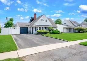 90 TWIN Lane, Hempstead, NY, 4 Bedrooms Bedrooms, 10 Rooms Rooms,2 BathroomsBathrooms,Residential Lease,For Rent,TWIN,0,1046845 90 TWIN Lane, Hempstead, NY, 4 Bedrooms Bedrooms, 10 Rooms Rooms,2 BathroomsBathrooms,Residential Lease,For Rent,TWIN,0,1046845