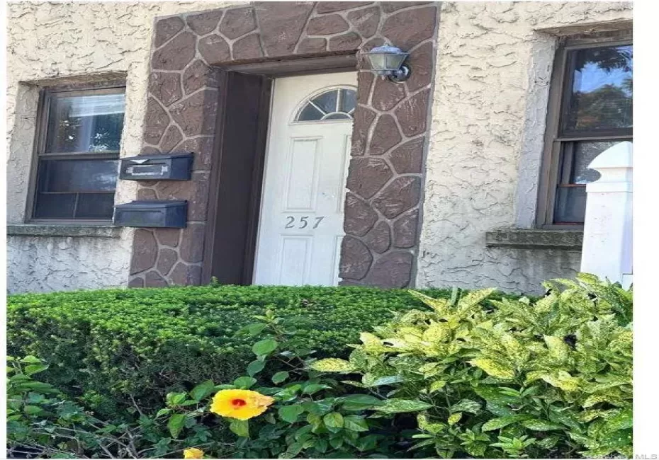 257-04 Hillside Avenue, New York, NY, 2 Bedrooms Bedrooms, 5 Rooms Rooms,1 BathroomBathrooms,Residential Lease,For Rent,Hillside,0,1046998 257-04 Hillside Avenue, New York, NY, 2 Bedrooms Bedrooms, 5 Rooms Rooms,1 BathroomBathrooms,Residential Lease,For Rent,Hillside,0,1046998