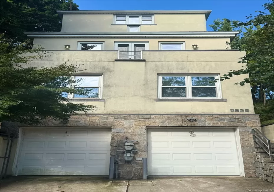 5629 Sylvan Avenue, New York, NY, 3 Bedrooms Bedrooms, 6 Rooms Rooms,1 BathroomBathrooms,Residential Lease,For Rent,Sylvan,0,1046698 5629 Sylvan Avenue, New York, NY, 3 Bedrooms Bedrooms, 6 Rooms Rooms,1 BathroomBathrooms,Residential Lease,For Rent,Sylvan,0,1046698
