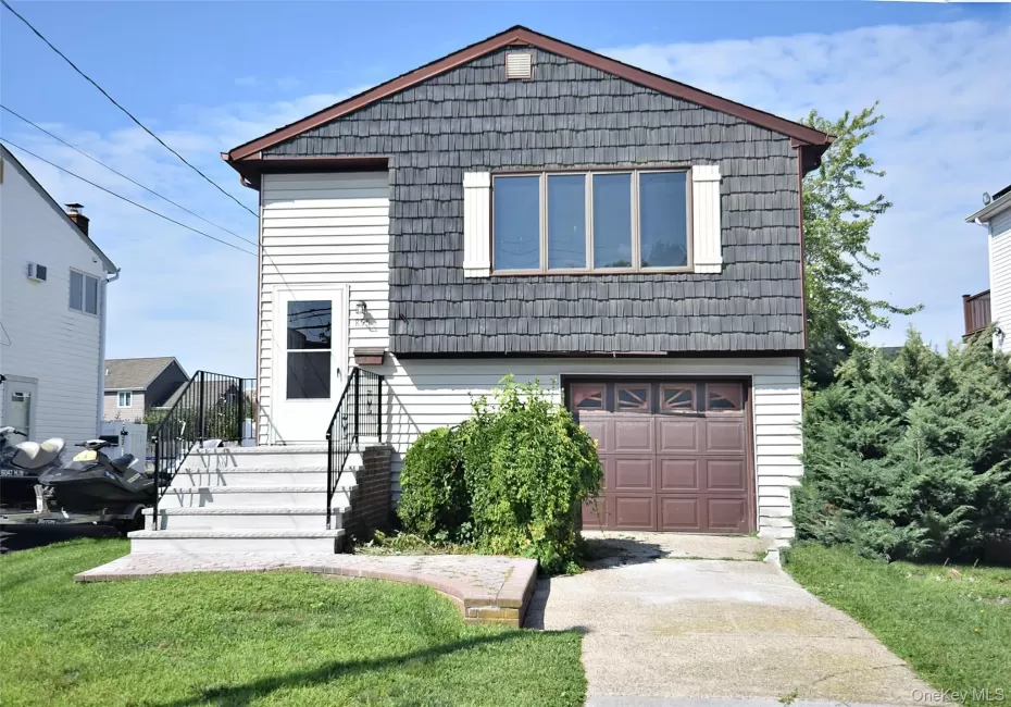 855 Surf Street, Babylon, NY, 3 Bedrooms Bedrooms, 7 Rooms Rooms,1 BathroomBathrooms,Residential Lease,For Rent,Surf,0,1042926 855 Surf Street, Babylon, NY, 3 Bedrooms Bedrooms, 7 Rooms Rooms,1 BathroomBathrooms,Residential Lease,For Rent,Surf,0,1042926