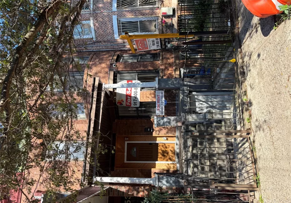 655 Hendrix Street, New York, NY, 3 Bedrooms Bedrooms, 5 Rooms Rooms,1 BathroomBathrooms,Residential Lease,For Rent,Hendrix,0,1047050 655 Hendrix Street, New York, NY, 3 Bedrooms Bedrooms, 5 Rooms Rooms,1 BathroomBathrooms,Residential Lease,For Rent,Hendrix,0,1047050