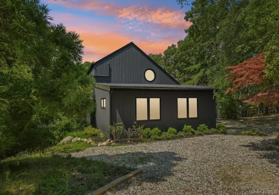 12 Deep View Court, East Hampton, NY, 4 Bedrooms Bedrooms, 8 Rooms Rooms,2 BathroomsBathrooms,Residential,For Rent,Deep View,0,1047210 12 Deep View Court, East Hampton, NY, 4 Bedrooms Bedrooms, 8 Rooms Rooms,2 BathroomsBathrooms,Residential,For Rent,Deep View,0,1047210