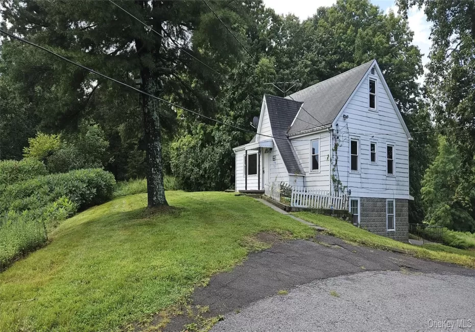 7 Ruscitti Drive, Chester Town, NY, 4 Bedrooms Bedrooms, 7 Rooms Rooms,1 BathroomBathrooms,Residential Lease,For Rent,Ruscitti,0,1047199 7 Ruscitti Drive, Chester Town, NY, 4 Bedrooms Bedrooms, 7 Rooms Rooms,1 BathroomBathrooms,Residential Lease,For Rent,Ruscitti,0,1047199