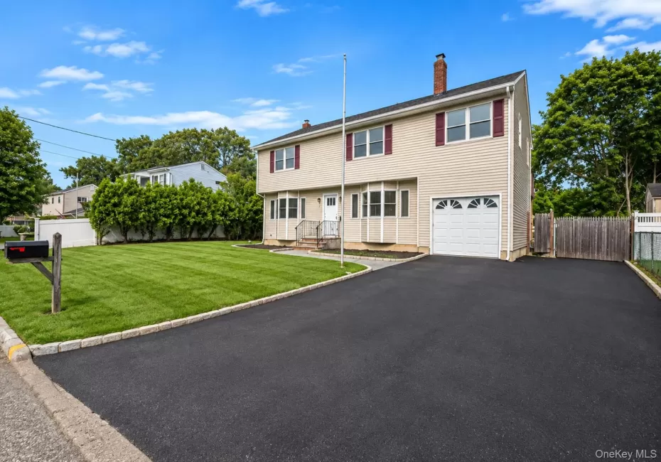 35 Colony Road, Brookhaven, NY, 6 Bedrooms Bedrooms, 9 Rooms Rooms,3 BathroomsBathrooms,Residential,For Rent,Colony,0,1047156 35 Colony Road, Brookhaven, NY, 6 Bedrooms Bedrooms, 9 Rooms Rooms,3 BathroomsBathrooms,Residential,For Rent,Colony,0,1047156