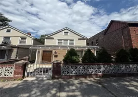 39-68 59th Street, New York, NY, 3 Bedrooms Bedrooms, 8 Rooms Rooms,3 BathroomsBathrooms,Residential,For Rent,59th,0,1047084 39-68 59th Street, New York, NY, 3 Bedrooms Bedrooms, 8 Rooms Rooms,3 BathroomsBathrooms,Residential,For Rent,59th,0,1047084