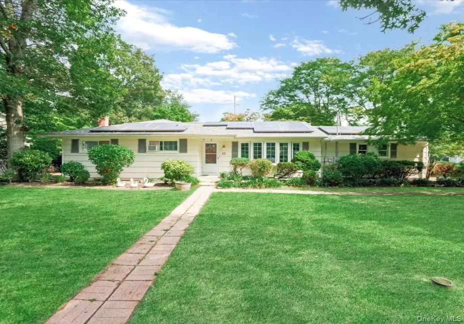 23 Hren Avenue, Huntington, NY, 4 Bedrooms Bedrooms, 8 Rooms Rooms,2 BathroomsBathrooms,Residential,For Rent,Hren,0,1047170 23 Hren Avenue, Huntington, NY, 4 Bedrooms Bedrooms, 8 Rooms Rooms,2 BathroomsBathrooms,Residential,For Rent,Hren,0,1047170