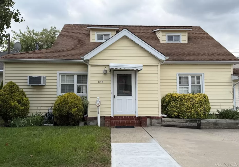 184 Horton Avenue, Hempstead, NY, 3 Bedrooms Bedrooms, 7 Rooms Rooms,1 BathroomBathrooms,Residential Lease,For Rent,Horton,0,1047219 184 Horton Avenue, Hempstead, NY, 3 Bedrooms Bedrooms, 7 Rooms Rooms,1 BathroomBathrooms,Residential Lease,For Rent,Horton,0,1047219