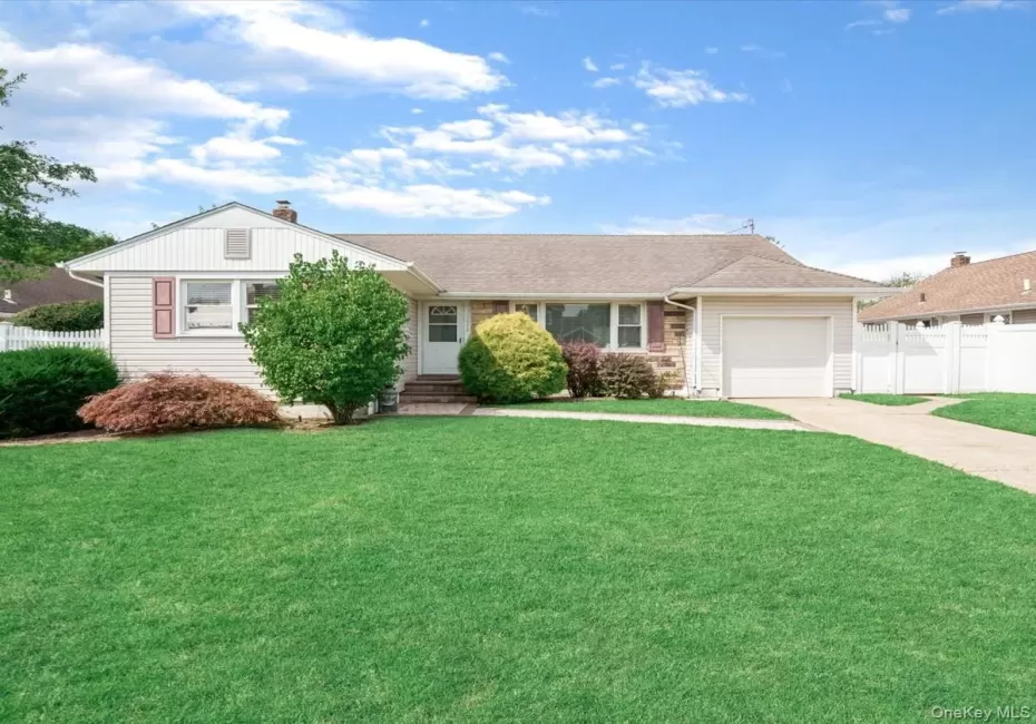 1262 Barberry Road, Hempstead, NY, 3 Bedrooms Bedrooms, 6 Rooms Rooms,2 BathroomsBathrooms,Residential,For Rent,Barberry,0,1047102 1262 Barberry Road, Hempstead, NY, 3 Bedrooms Bedrooms, 6 Rooms Rooms,2 BathroomsBathrooms,Residential,For Rent,Barberry,0,1047102