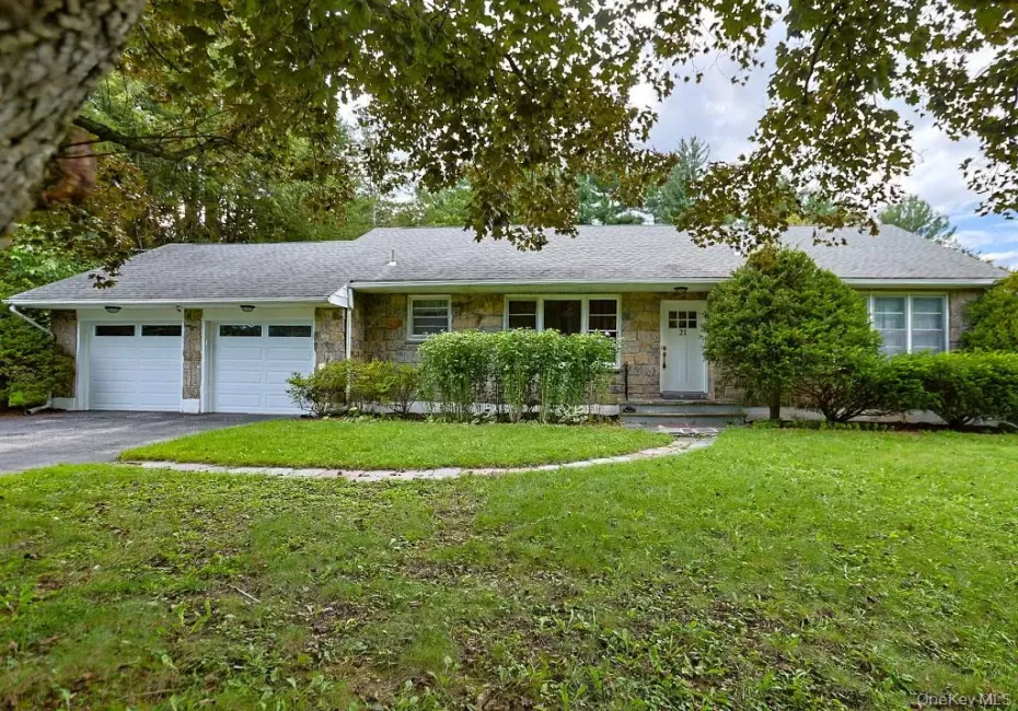 21 Pleasant View Road, Poughkeepsie, NY, 2 Bedrooms Bedrooms, 8 Rooms Rooms,1 BathroomBathrooms,Residential,For Rent,Pleasant View,0,1043271 21 Pleasant View Road, Poughkeepsie, NY, 2 Bedrooms Bedrooms, 8 Rooms Rooms,1 BathroomBathrooms,Residential,For Rent,Pleasant View,0,1043271