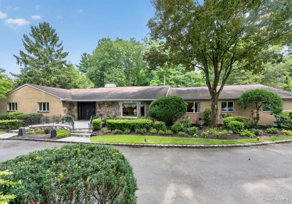 10 Dorchester Drive, Oyster Bay, NY, 5 Bedrooms Bedrooms, 14 Rooms Rooms,4 BathroomsBathrooms,Residential,For Rent,Dorchester,0,1045194 10 Dorchester Drive, Oyster Bay, NY, 5 Bedrooms Bedrooms, 14 Rooms Rooms,4 BathroomsBathrooms,Residential,For Rent,Dorchester,0,1045194