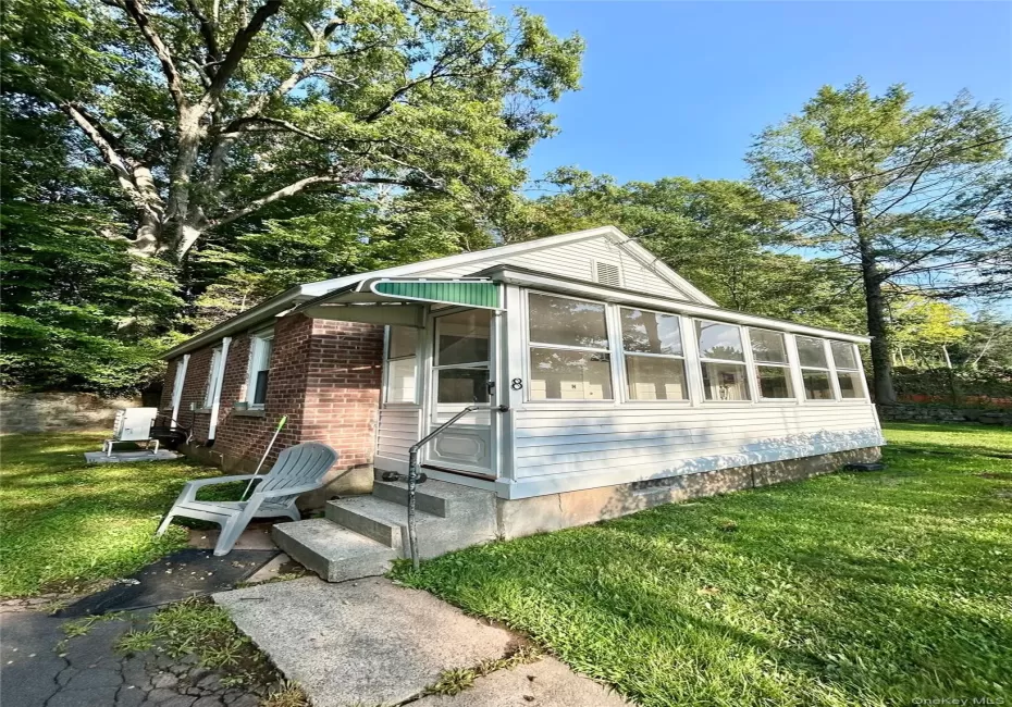 747 Route 9W, Clarkstown, NY, 2 Bedrooms Bedrooms, 5 Rooms Rooms,1 BathroomBathrooms,Residential Lease,For Rent,Route 9W,0,1043814 747 Route 9W, Clarkstown, NY, 2 Bedrooms Bedrooms, 5 Rooms Rooms,1 BathroomBathrooms,Residential Lease,For Rent,Route 9W,0,1043814