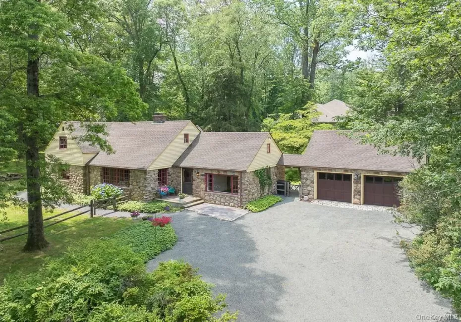 75 Van Houten Fields, Clarkstown, NY, 4 Bedrooms Bedrooms, 8 Rooms Rooms,2 BathroomsBathrooms,Residential Lease,For Rent,Van Houten,0,1038809 75 Van Houten Fields, Clarkstown, NY, 4 Bedrooms Bedrooms, 8 Rooms Rooms,2 BathroomsBathrooms,Residential Lease,For Rent,Van Houten,0,1038809