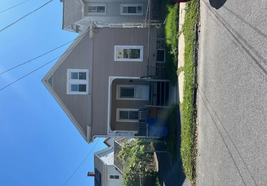 56 Grand Street, Kingston, NY, 3 Bedrooms Bedrooms, 6 Rooms Rooms,1 BathroomBathrooms,Residential,For Rent,Grand,0,1047280 56 Grand Street, Kingston, NY, 3 Bedrooms Bedrooms, 6 Rooms Rooms,1 BathroomBathrooms,Residential,For Rent,Grand,0,1047280