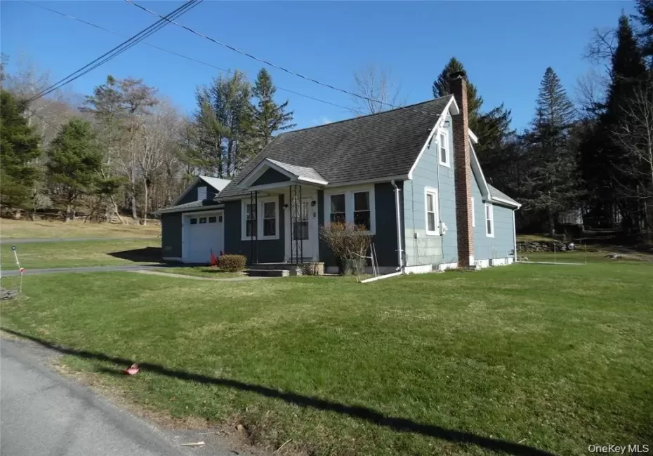 8 Jones Terrace, Fallsburg, NY, 3 Bedrooms Bedrooms, 5 Rooms Rooms,1 BathroomBathrooms,Residential,For Rent,Jones Terrace,0,1046758 8 Jones Terrace, Fallsburg, NY, 3 Bedrooms Bedrooms, 5 Rooms Rooms,1 BathroomBathrooms,Residential,For Rent,Jones Terrace,0,1046758