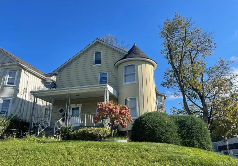 135 Washington Street, Poughkeepsie, NY, 2 Bedrooms Bedrooms, 7 Rooms Rooms,2 BathroomsBathrooms,Residential Lease,For Rent,Washington,0,1041601 135 Washington Street, Poughkeepsie, NY, 2 Bedrooms Bedrooms, 7 Rooms Rooms,2 BathroomsBathrooms,Residential Lease,For Rent,Washington,0,1041601