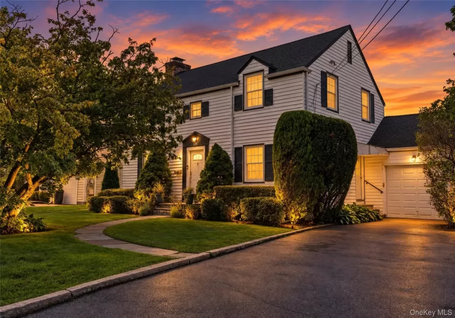 136 Wilmot Circle, New Rochelle, NY, 3 Bedrooms Bedrooms, 7 Rooms Rooms,2 BathroomsBathrooms,Residential,For Rent,Wilmot,0,1043497 136 Wilmot Circle, New Rochelle, NY, 3 Bedrooms Bedrooms, 7 Rooms Rooms,2 BathroomsBathrooms,Residential,For Rent,Wilmot,0,1043497
