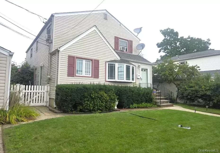 89 Winter Street, Hempstead, NY, 2 Bedrooms Bedrooms, 4 Rooms Rooms,1 BathroomBathrooms,Residential Lease,For Rent,Winter,0,1042306 89 Winter Street, Hempstead, NY, 2 Bedrooms Bedrooms, 4 Rooms Rooms,1 BathroomBathrooms,Residential Lease,For Rent,Winter,0,1042306