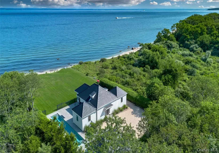 38099 Main Road, Southold, NY, 3 Bedrooms Bedrooms, 7 Rooms Rooms,2 BathroomsBathrooms,Residential,For Rent,Main,0,1047292 38099 Main Road, Southold, NY, 3 Bedrooms Bedrooms, 7 Rooms Rooms,2 BathroomsBathrooms,Residential,For Rent,Main,0,1047292