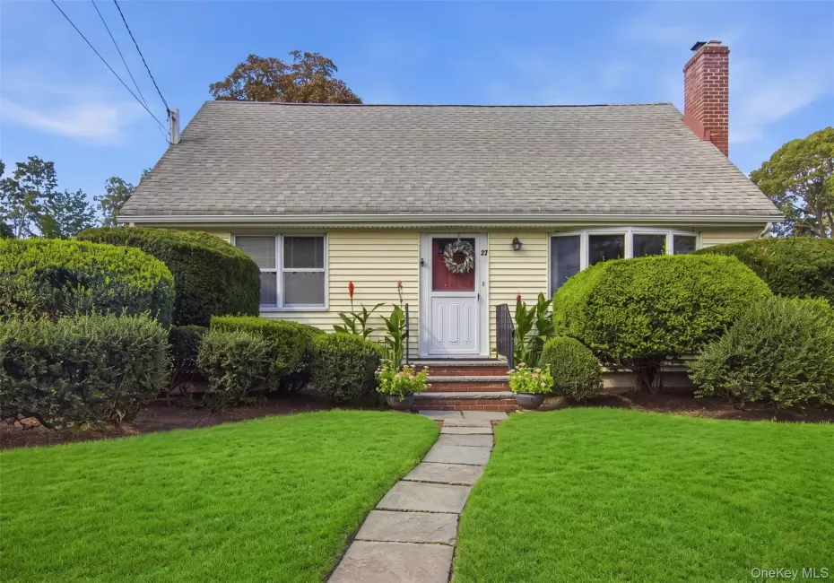Welcome to 27 E 17th Street in Huntington Station! Welcome to 27 E 17th Street in Huntington Station!