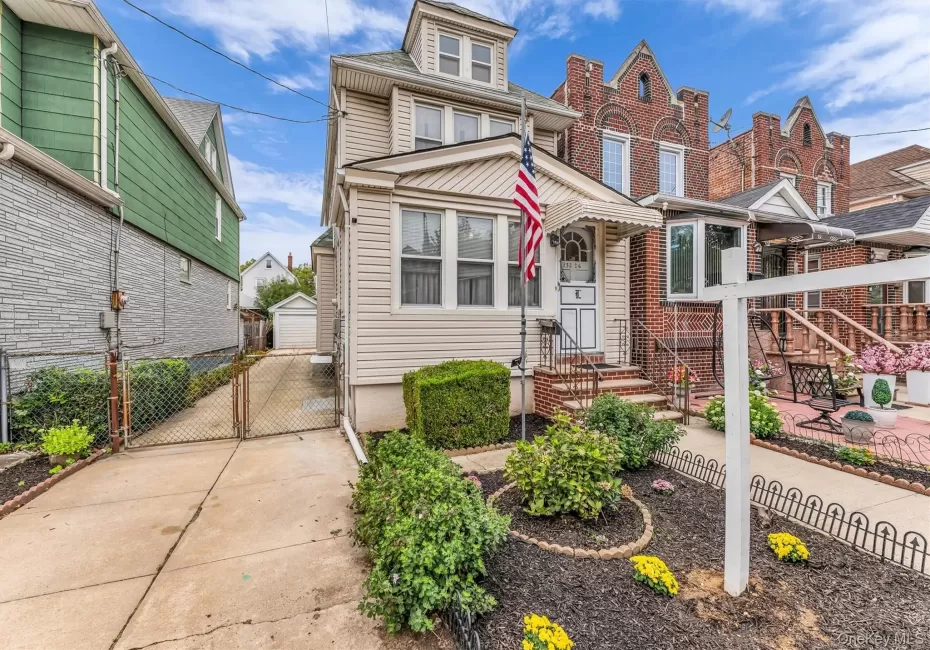 13226 114th Place, New York, NY, 3 Bedrooms Bedrooms, 8 Rooms Rooms,1 BathroomBathrooms,Residential,For Rent,114th,0,1047573 13226 114th Place, New York, NY, 3 Bedrooms Bedrooms, 8 Rooms Rooms,1 BathroomBathrooms,Residential,For Rent,114th,0,1047573