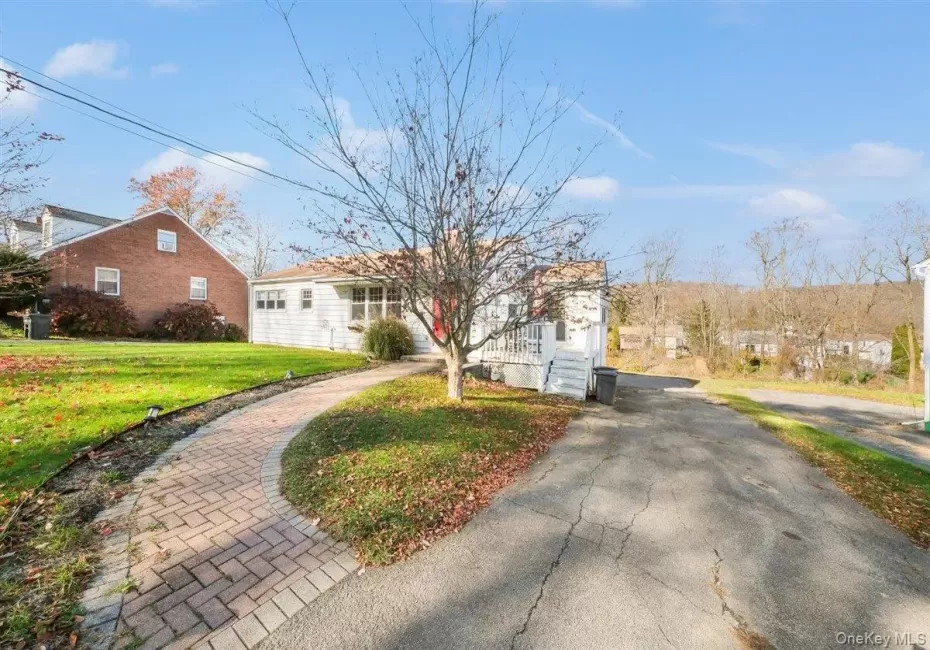 22 Quaker Hill Road, Monroe, NY, 3 Bedrooms Bedrooms, 6 Rooms Rooms,1 BathroomBathrooms,Residential Lease,For Rent,Quaker Hill,0,1046614 22 Quaker Hill Road, Monroe, NY, 3 Bedrooms Bedrooms, 6 Rooms Rooms,1 BathroomBathrooms,Residential Lease,For Rent,Quaker Hill,0,1046614