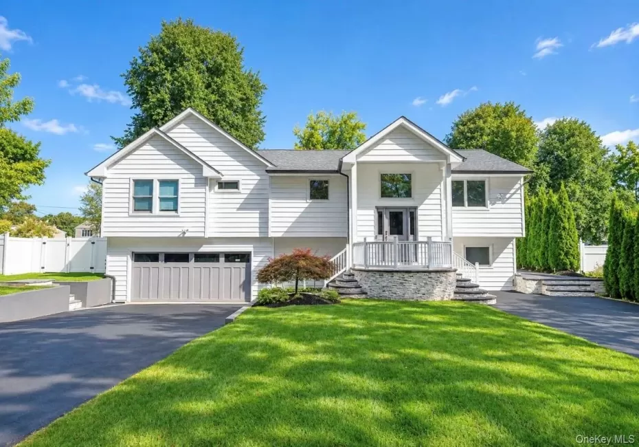 15 Dillon Drive, Huntington, NY, 4 Bedrooms Bedrooms, 8 Rooms Rooms,4 BathroomsBathrooms,Residential,For Rent,Dillon,0,1047498 15 Dillon Drive, Huntington, NY, 4 Bedrooms Bedrooms, 8 Rooms Rooms,4 BathroomsBathrooms,Residential,For Rent,Dillon,0,1047498