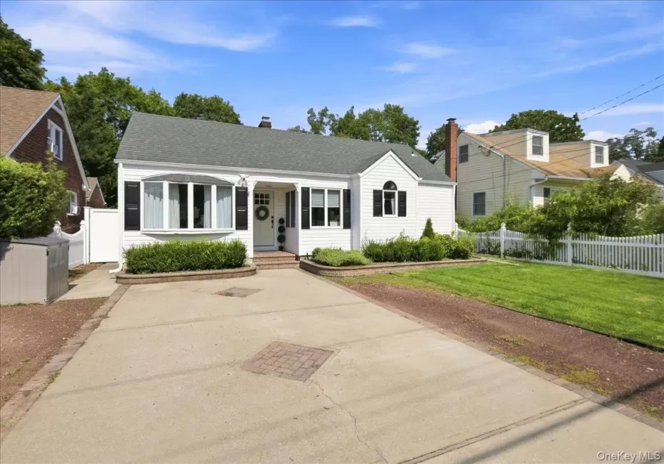51 Dawson Avenue, Smithtown, NY, 2 Bedrooms Bedrooms, 7 Rooms Rooms,2 BathroomsBathrooms,Residential,For Rent,Dawson,0,1042076 51 Dawson Avenue, Smithtown, NY, 2 Bedrooms Bedrooms, 7 Rooms Rooms,2 BathroomsBathrooms,Residential,For Rent,Dawson,0,1042076