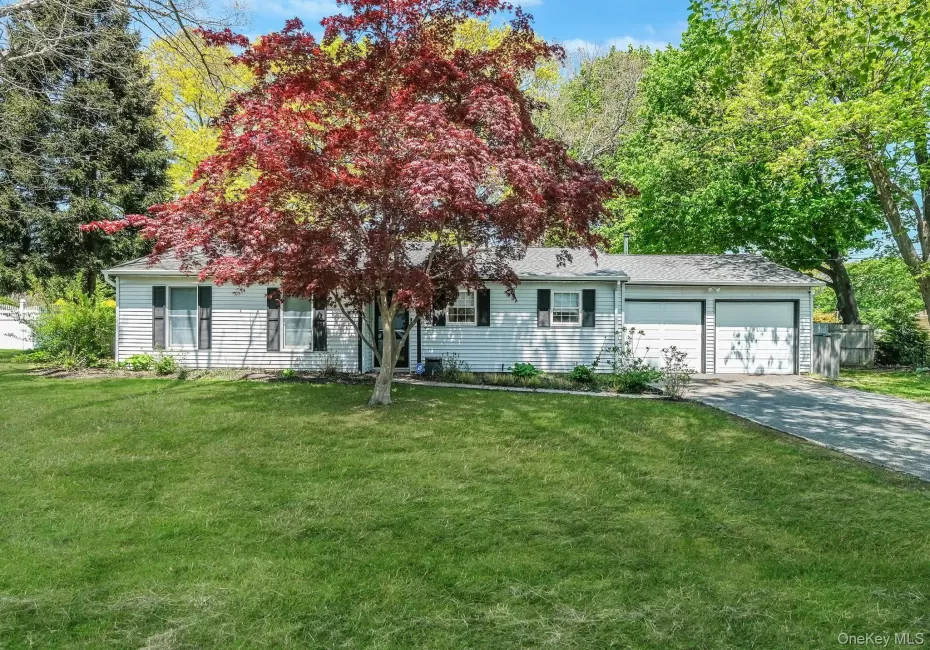 5 Oakwood Avenue, Brookhaven, NY, 3 Bedrooms Bedrooms, 7 Rooms Rooms,1 BathroomBathrooms,Residential,For Rent,Oakwood,0,996020 5 Oakwood Avenue, Brookhaven, NY, 3 Bedrooms Bedrooms, 7 Rooms Rooms,1 BathroomBathrooms,Residential,For Rent,Oakwood,0,996020