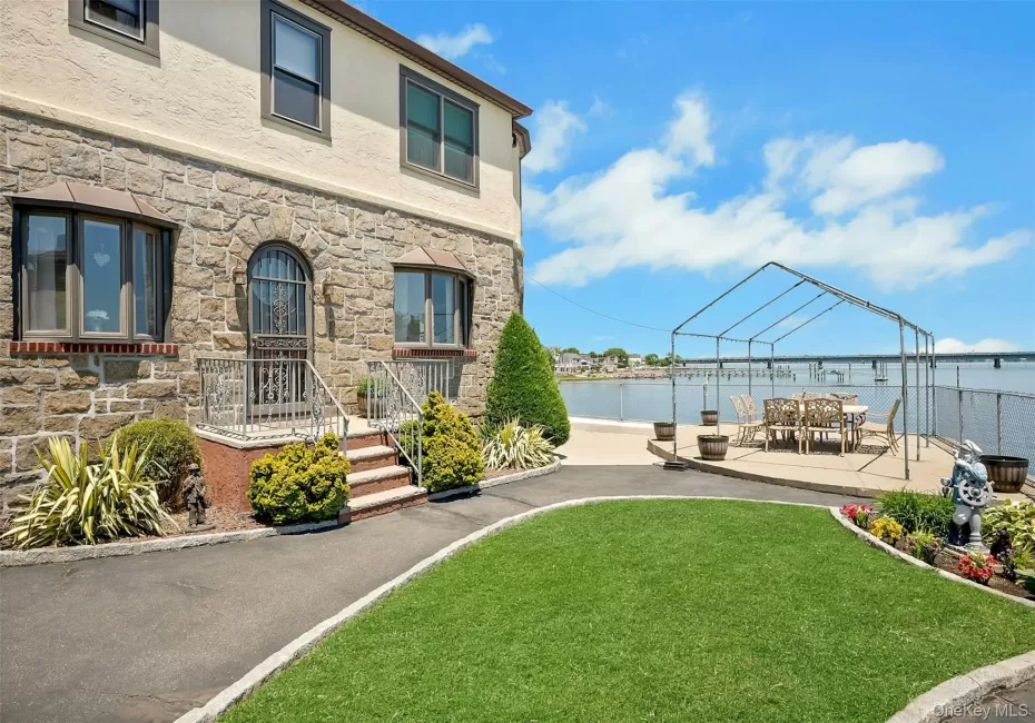 Front of property with amazing views Front of property with amazing views