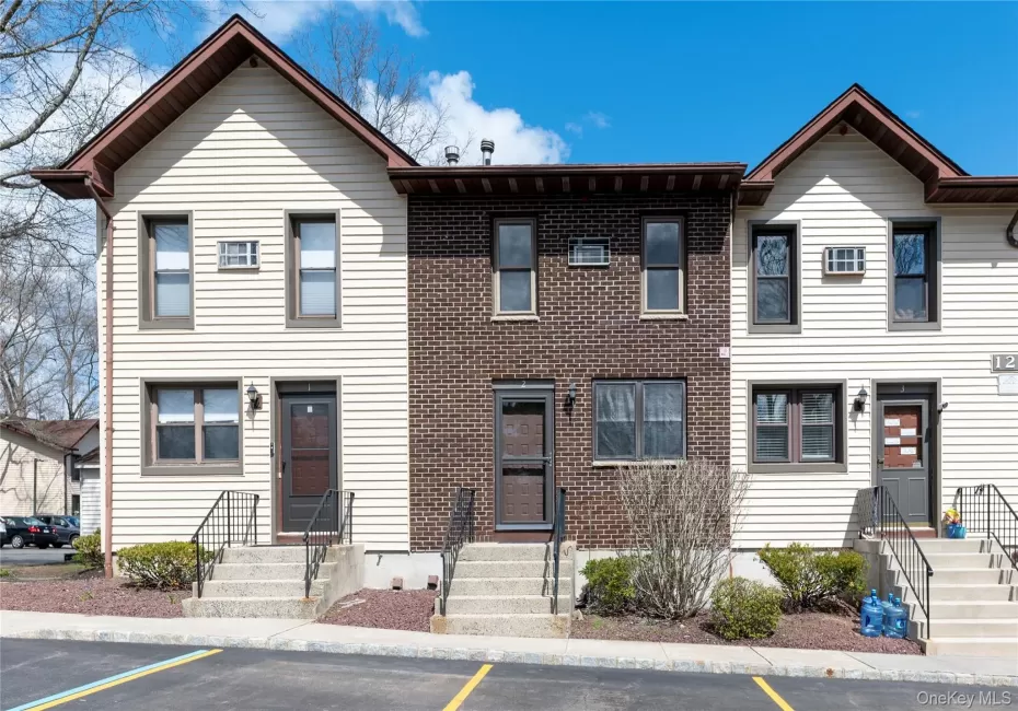 126 Route 303, Clarkstown, NY, 2 Bedrooms Bedrooms, 6 Rooms Rooms,2 BathroomsBathrooms,Residential,For Rent,Route 303,0,1046158 126 Route 303, Clarkstown, NY, 2 Bedrooms Bedrooms, 6 Rooms Rooms,2 BathroomsBathrooms,Residential,For Rent,Route 303,0,1046158