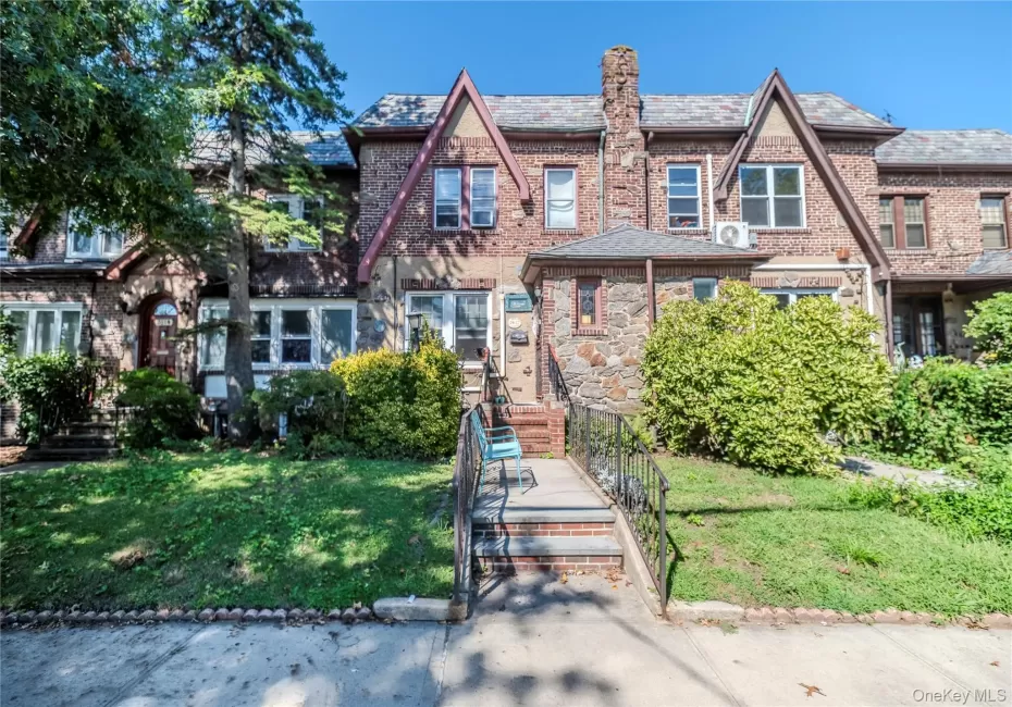 2612 150th Street, New York, NY, 4 Bedrooms Bedrooms, 9 Rooms Rooms,2 BathroomsBathrooms,Residential,For Rent,150th,0,1047342 2612 150th Street, New York, NY, 4 Bedrooms Bedrooms, 9 Rooms Rooms,2 BathroomsBathrooms,Residential,For Rent,150th,0,1047342