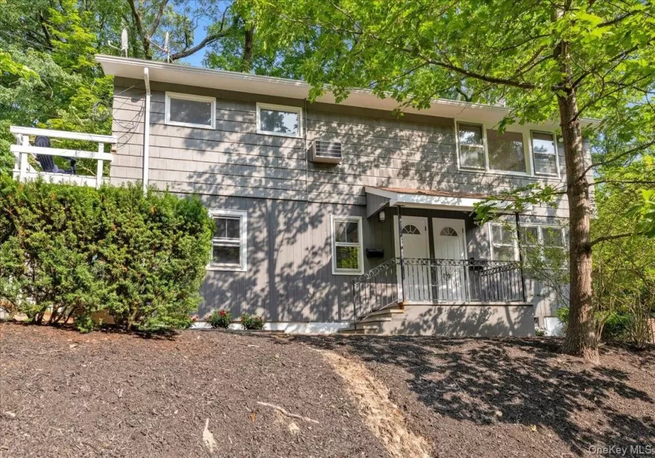 22 Putnam Avenue, Glen Cove, NY, 2 Bedrooms Bedrooms, 4 Rooms Rooms,1 BathroomBathrooms,Residential Lease,For Rent,Putnam,0,1047875 22 Putnam Avenue, Glen Cove, NY, 2 Bedrooms Bedrooms, 4 Rooms Rooms,1 BathroomBathrooms,Residential Lease,For Rent,Putnam,0,1047875